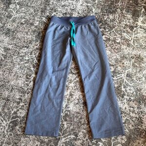 Women’s Figs graphite scrub pants